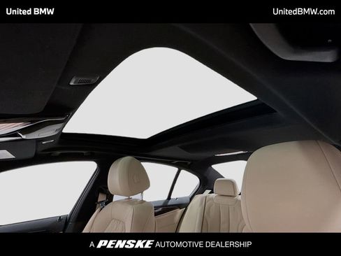 Used 2022 BMW 540i w/ M Sport Package image 12