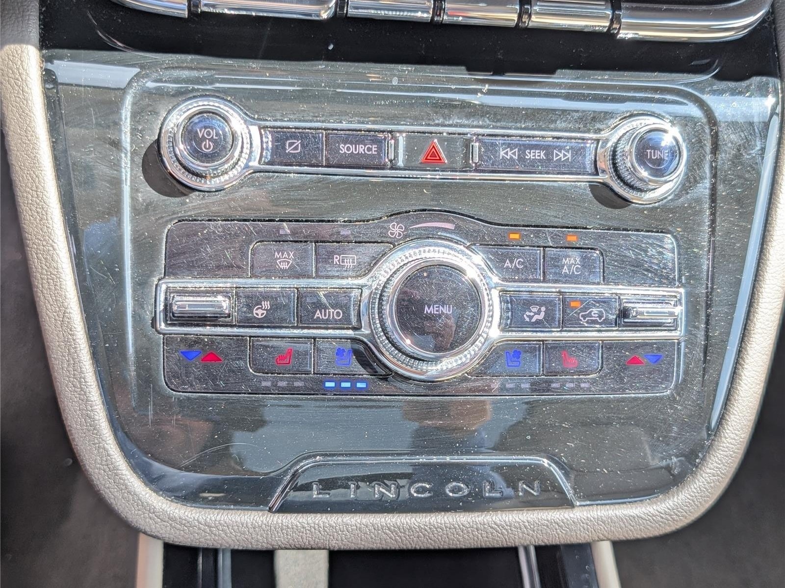 Used 2022 Lincoln Corsair AWD w/ Premium Package image 28
