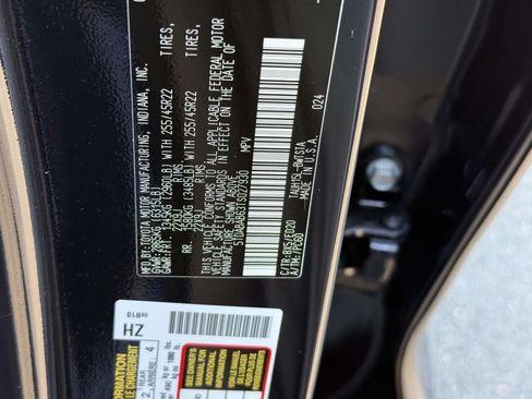 Used 2026 Lexus TX 500h AWD w/ Technology Package image 31
