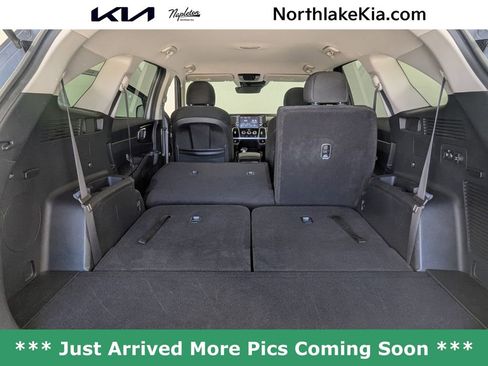 Used 2023 Kia Sorento LX image 25