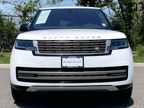 Used 2023 Land Rover Range Rover SE AWD/4WD image 3
