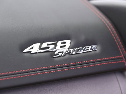 Used 2013 Ferrari 458 Spider image 34