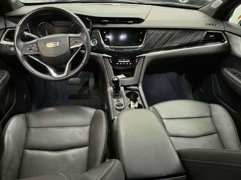 Certified 2025 Cadillac XT6 Premium Luxury image 17