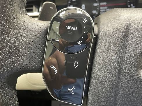 Used 2019 Land Rover Range Rover Velar S AWD/4WD image 27