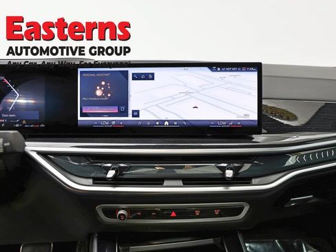 Used 2025 BMW X5 xDrive40i w/ M Sport Package AWD/4WD image 12