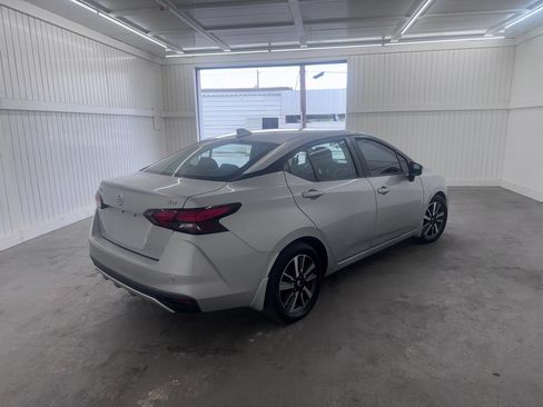 Used 2020 Nissan Versa SV FWD image 5
