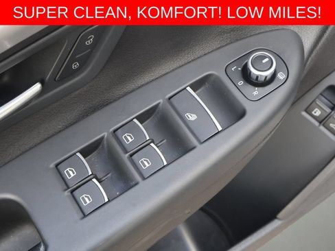 Used 2012 Volkswagen Eos Komfort FWD image 11