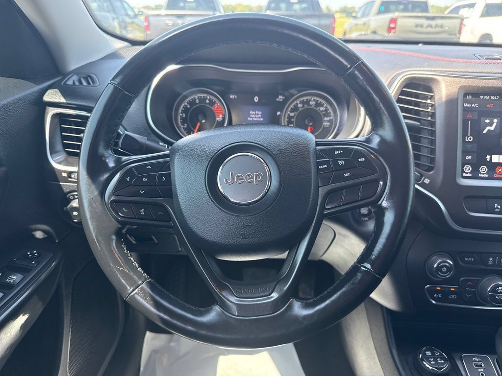 Used 2020 Jeep Cherokee Trailhawk w/ Cold Weather Group AWD/4WD image 14