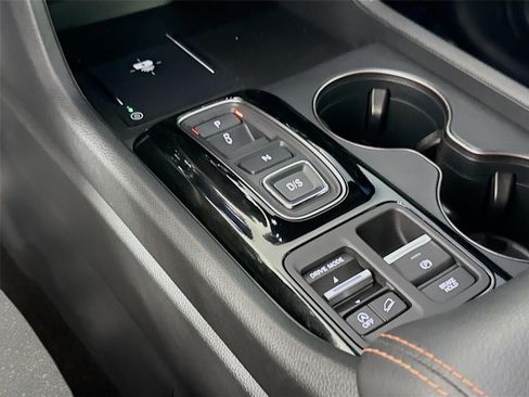 Used 2023 Honda Pilot TrailSport image 18