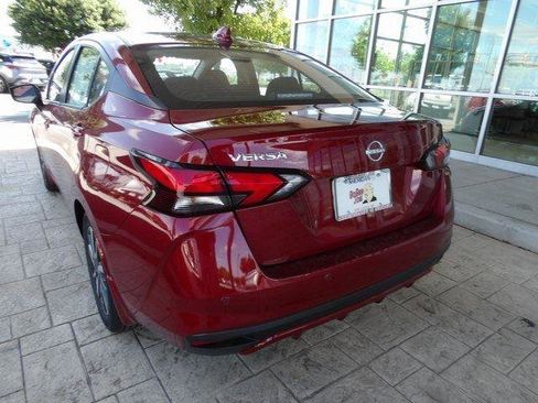 Used 2025 Nissan Versa SV w/ Trunk Package image 5