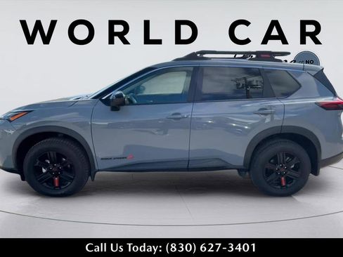 Used 2025 Nissan Rogue SV AWD/4WD image 4