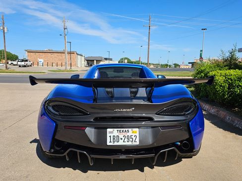 Used 2019 McLaren 570S Spider image 4