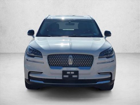 Used 2024 Lincoln Aviator Reserve w/ Equipment Group 201A image 2