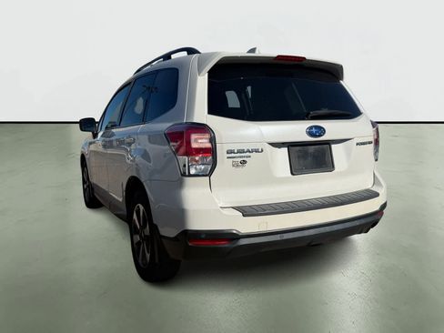 Used 2018 Subaru Forester 2.5i Limited image 3