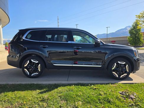 Certified 2025 Kia Telluride S AWD/4WD image 4