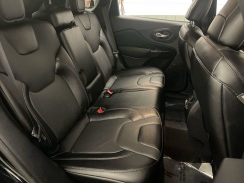 Used 2023 Jeep Cherokee Altitude Lux AWD/4WD image 20