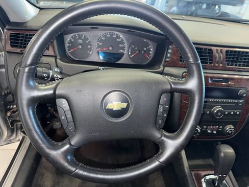 Used 2011 Chevrolet Impala LT image 23