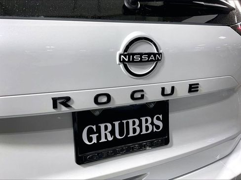 New 2026 Nissan Rogue SV FWD image 39