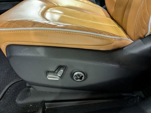 Used 2021 Chrysler Pacifica Pinnacle AWD/4WD image 17