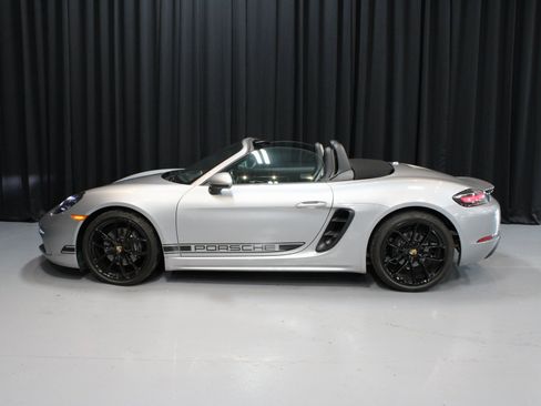 Used 2024 Porsche 718 Boxster image 2