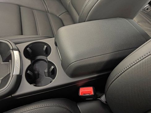 New 2026 Porsche Macan image 31