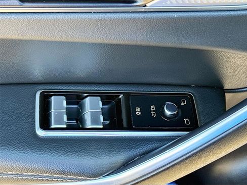 Used 2023 Jaguar F-PACE R-Dynamic S image 18