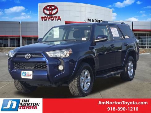 Used 2020 Toyota 4Runner SR5 Premium w/ Moonroof Package AWD/4WD image 4