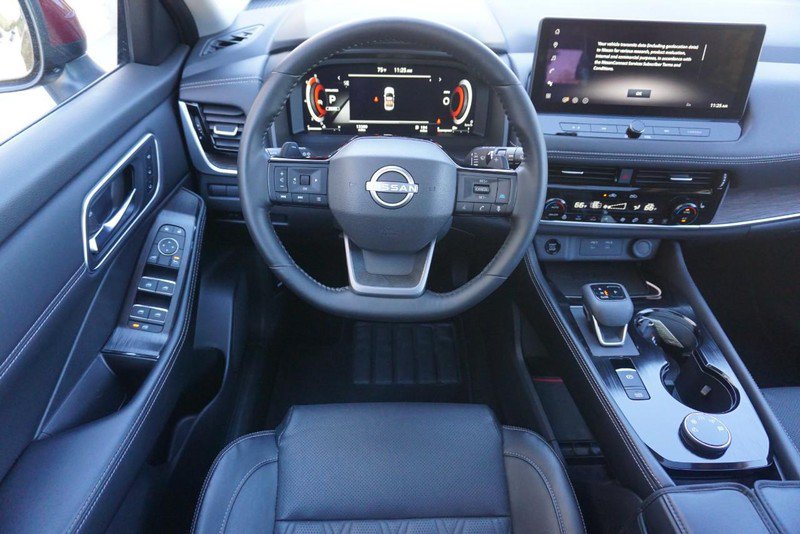 Used 2025 Nissan Rogue Platinum w/ Platinum Premium Package AWD/4WD image 36
