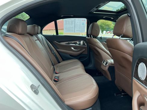 Used 2017 Mercedes-Benz E 300 4MATIC image 26