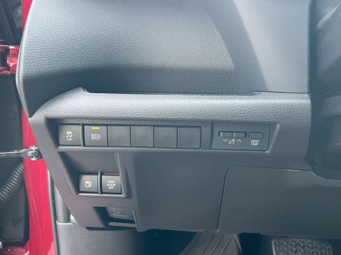 Used 2026 Toyota Sienna XSE FWD image 22