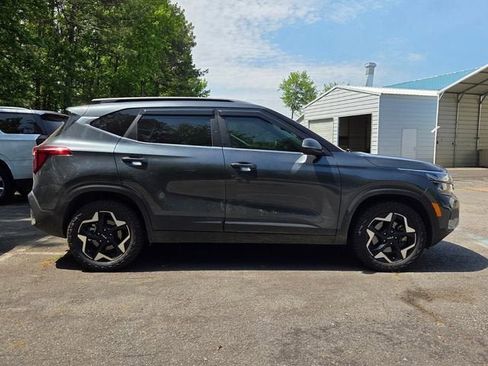 Used 2024 Kia Seltos EX AWD/4WD image 2