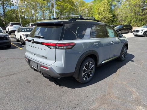 New 2026 Nissan Pathfinder Platinum AWD/4WD image 10