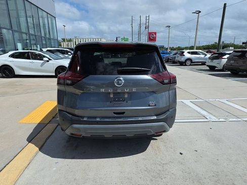 Used 2021 Nissan Rogue SV image 5