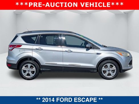 Used 2014 Ford Escape SE w/ Equipment Group 201A image 3