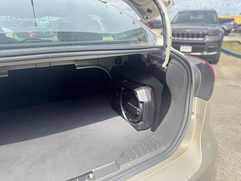 Used 2018 Ford Focus SEL FWD image 42