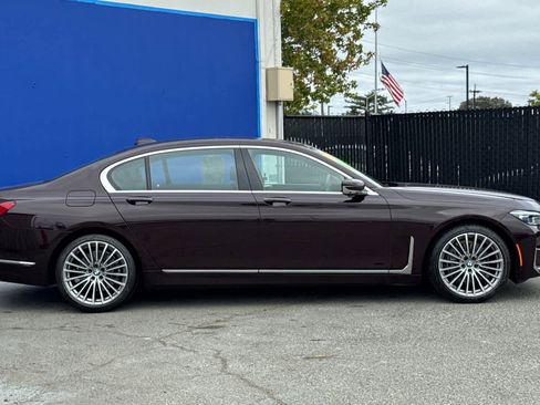 Used 2020 BMW 740i image 2
