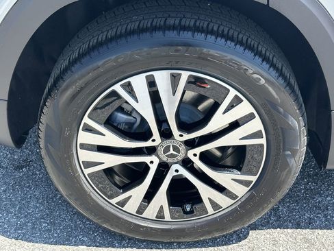 Certified 2025 Mercedes-Benz GLB 250 image 20