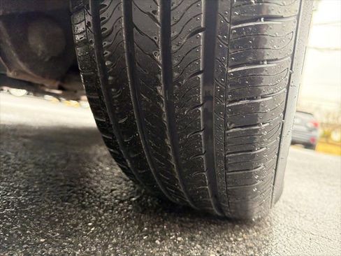 Used 2019 Dodge Grand Caravan SXT image 9