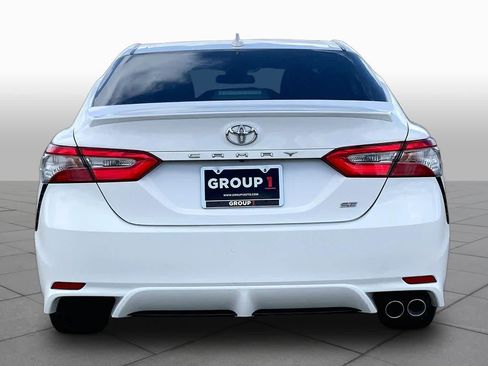 Used 2019 Toyota Camry SE FWD image 5