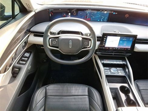 Used 2024 Lincoln Nautilus Reserve w/ Equipment Group 202A image 11