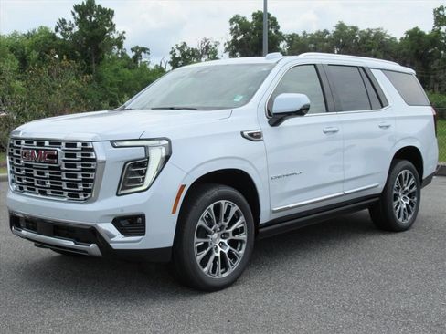 Used 2026 GMC Yukon Denali w/ Sun & Power Step Package RWD image 3