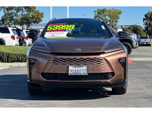 Certified 2025 Toyota Crown Signia image 9