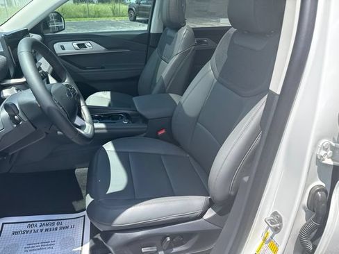 New 2026 Ford Explorer Active w/ Active Comfort Package AWD/4WD image 10