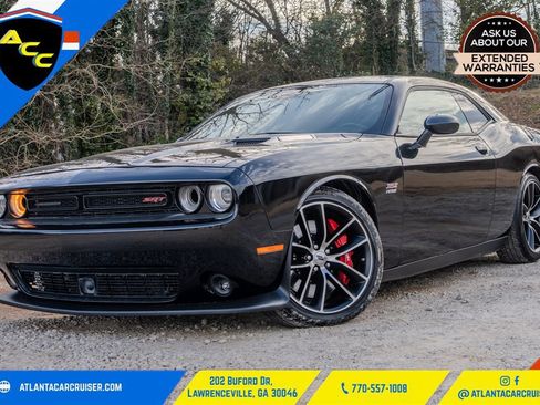 Used 2016 Dodge Challenger SRT w/ Technology Group image 1
