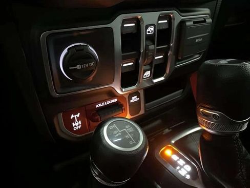 Used 2024 Jeep Wrangler Unlimited AWD/4WD image 53