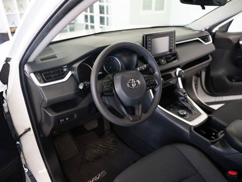 Used 2022 Toyota RAV4 LE AWD/4WD image 12