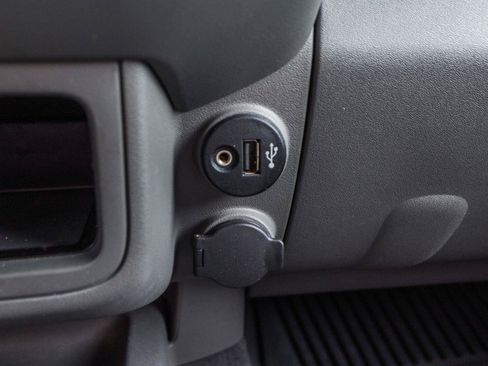 Used 2019 Nissan Frontier SV AWD/4WD image 10