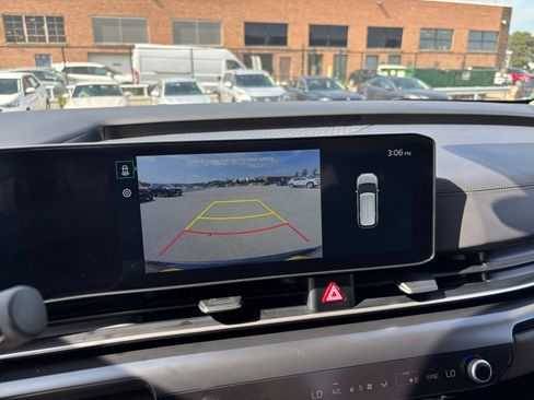 Used 2026 Kia Carnival FWD image 22