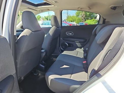 Used 2022 Honda HR-V EX image 11