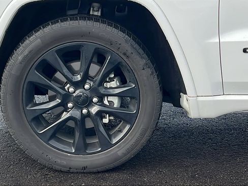 Used 2019 Jeep Grand Cherokee Altitude image 9